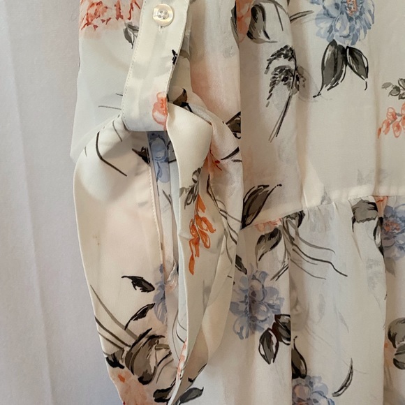 Sheer High-Low blouse - Picture 3 of 5